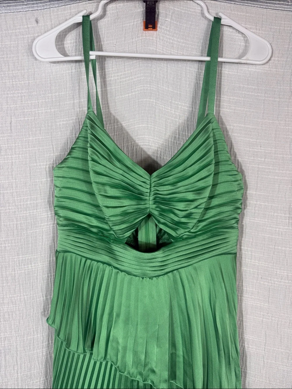 A & F Giselle Pleated Tiered Maxi Dress medium green cutout
